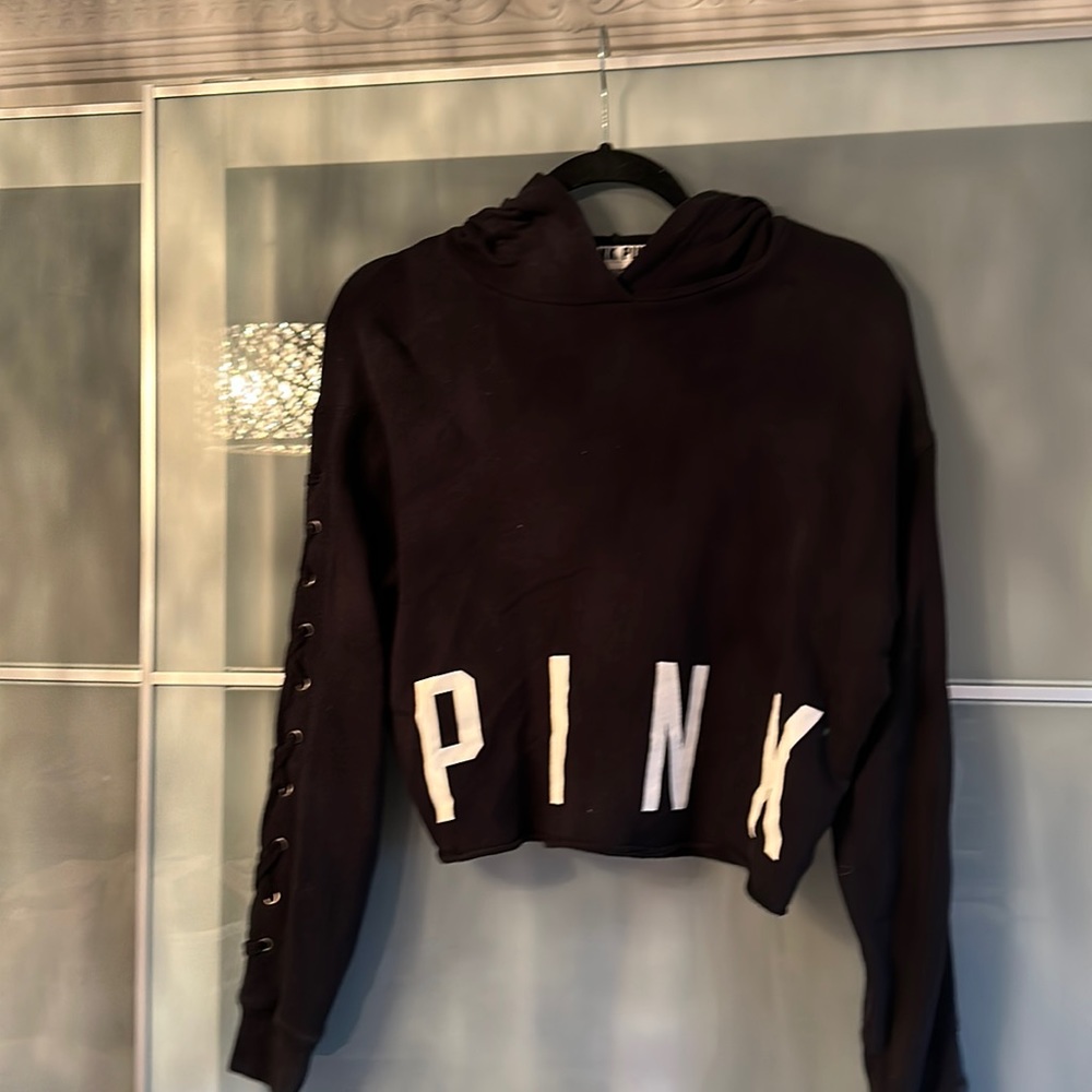 Very comfy PINK crop hoodie